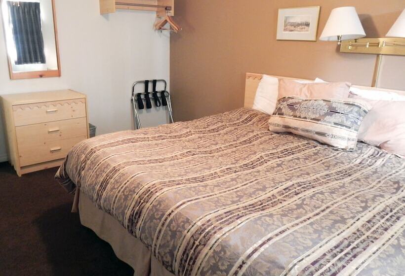 Отель Banff Boundary Lodge