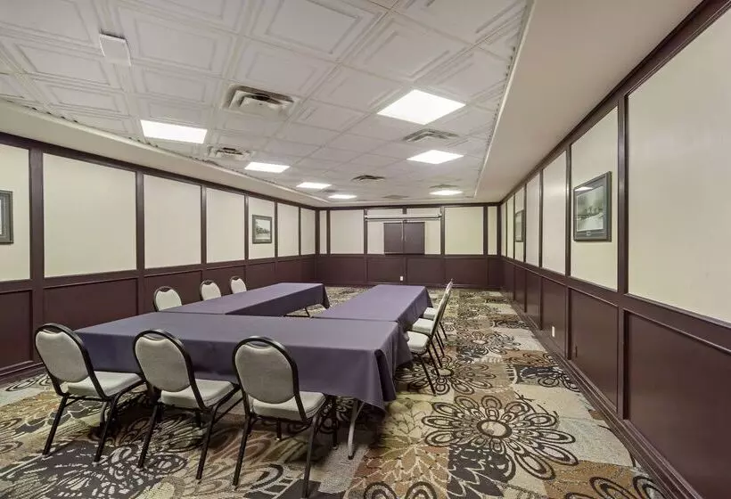 호텔 Best Western High Road Inn