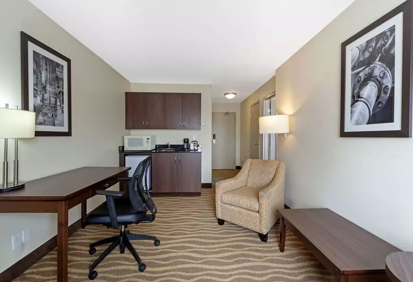 호텔 Best Western High Road Inn