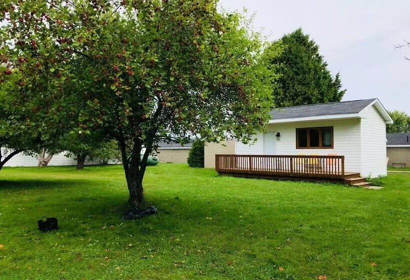 Отель Coach House Inn