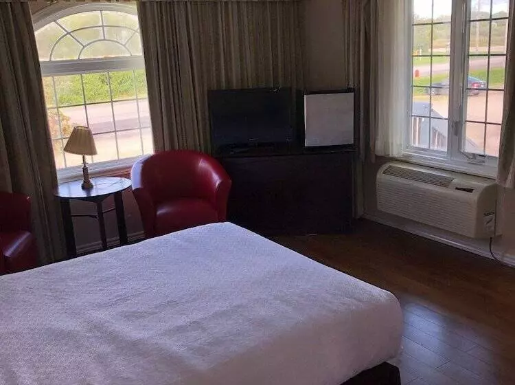 Отель Coach House Inn