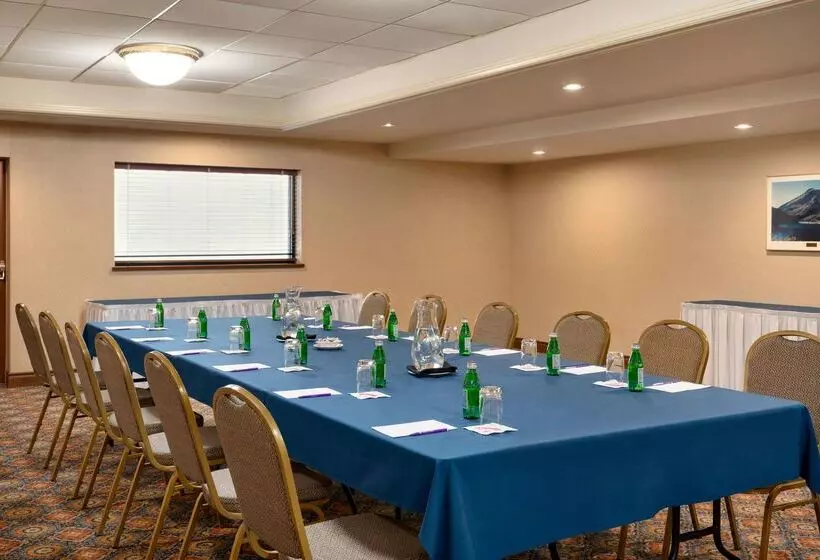 Coast Prince George Hotel By Apa