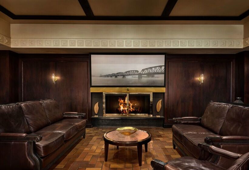 Coast Prince George Hotel By Apa