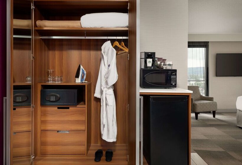 Coast Prince George Hotel By Apa