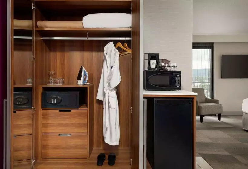 Coast Prince George Hotel By Apa