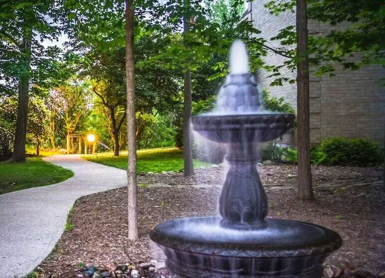 호텔 Elm Hurst Inn & Spa