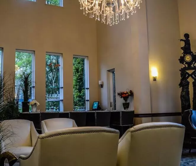 호텔 Elm Hurst Inn & Spa