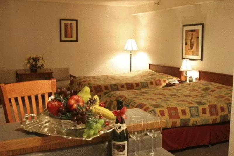 Отель Executive Inn Express Richmond