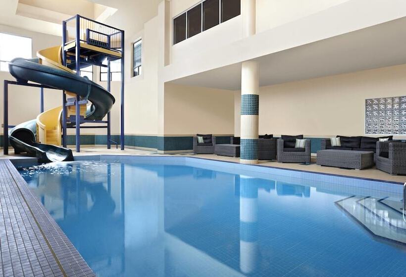 Four Points By Sheraton Hotel & Suites Calgary West