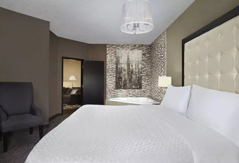 Four Points By Sheraton Hotel & Suites Calgary West