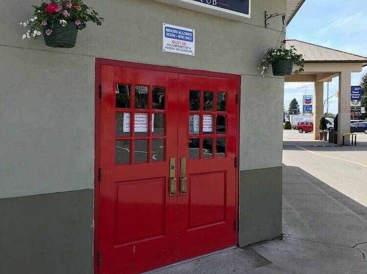 Отель Powell River Town Centre