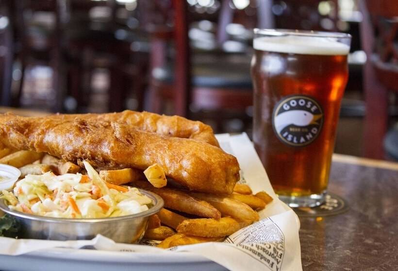 Отель Powell River Town Centre