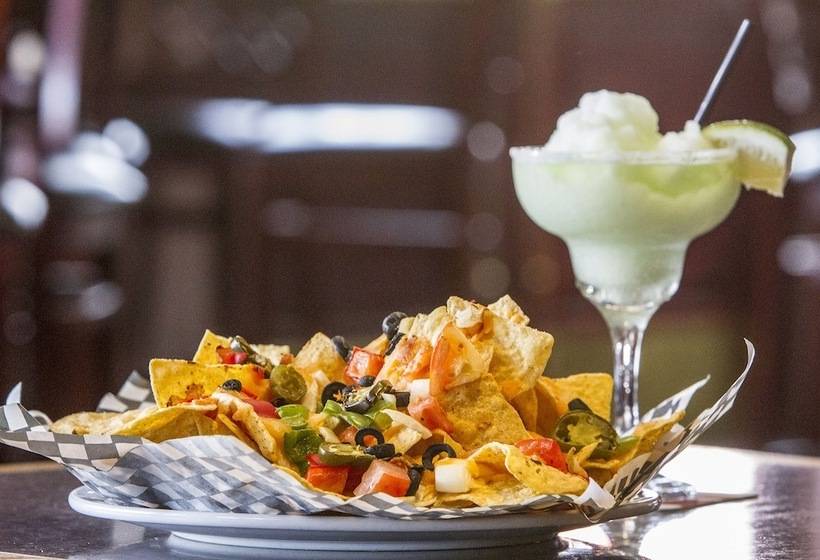 Отель Powell River Town Centre