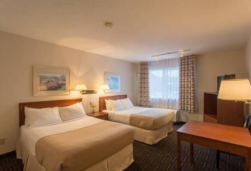 Отель Powell River Town Centre