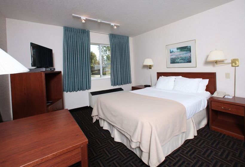 Отель Powell River Town Centre