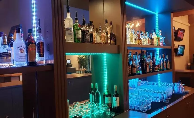 Отель Super 8 By Wyndham Spruce Grove