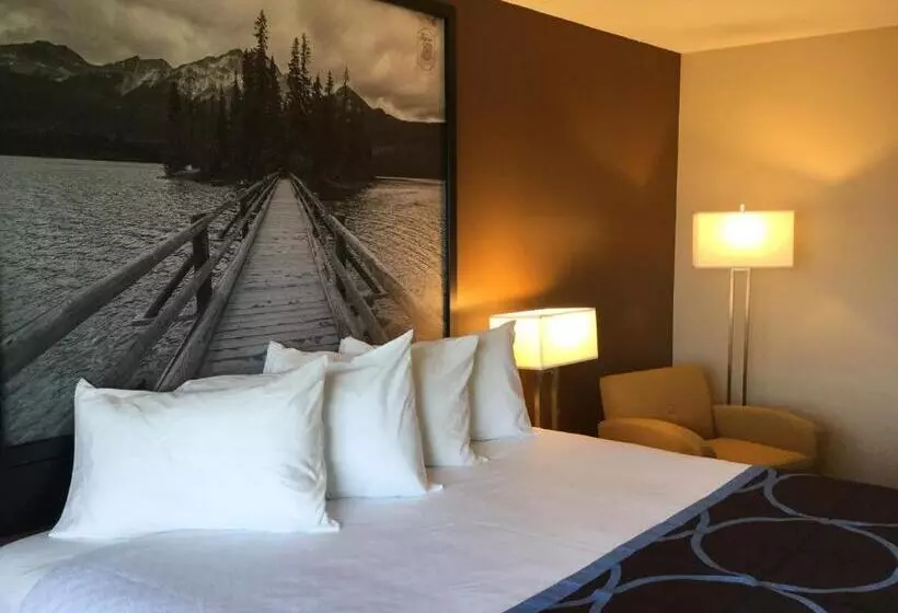 Отель Super 8 By Wyndham Spruce Grove