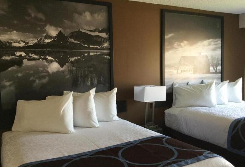 Отель Super 8 By Wyndham Spruce Grove