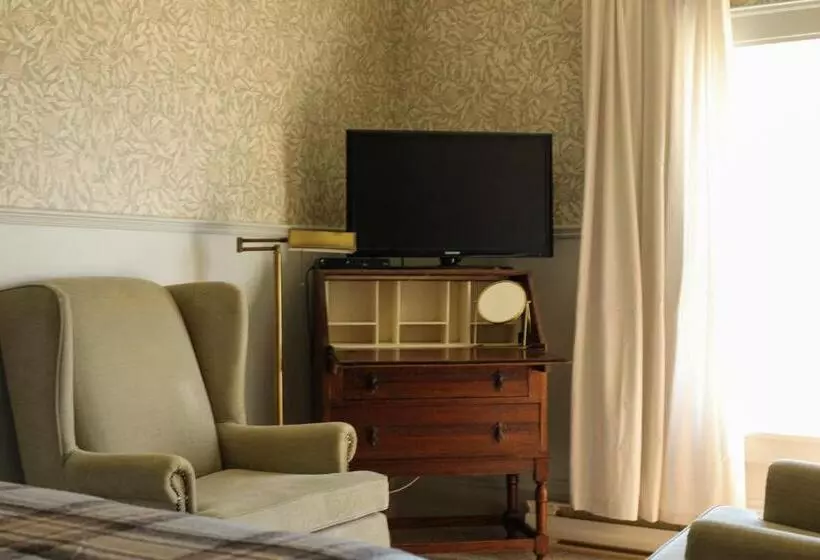 בית מלון כפרי The Cooper S Inn