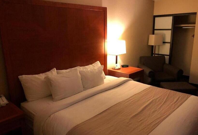 هتل Wyndham Garden Medicine Hat Conference Center