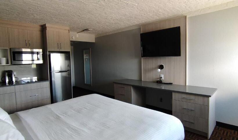 هتل Wyndham Garden Medicine Hat Conference Center