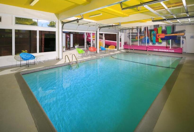 ホテル Zed Victoria