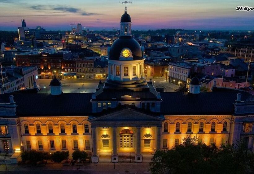 فندق Hochelaga Inn