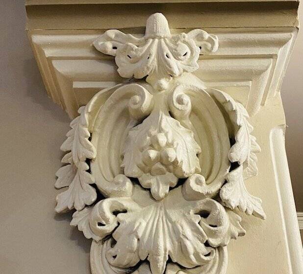 فندق Hochelaga Inn