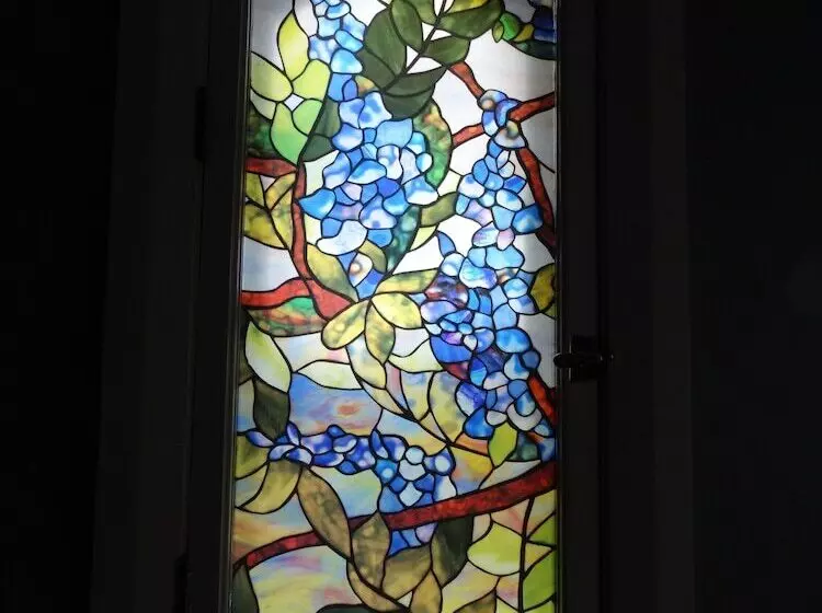 בית מלון כפרי Hochelaga Inn