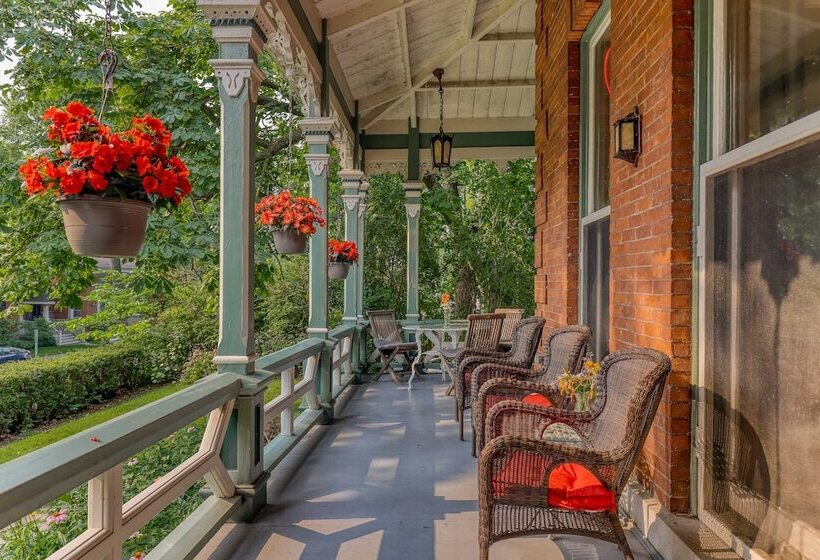 فندق Hochelaga Inn