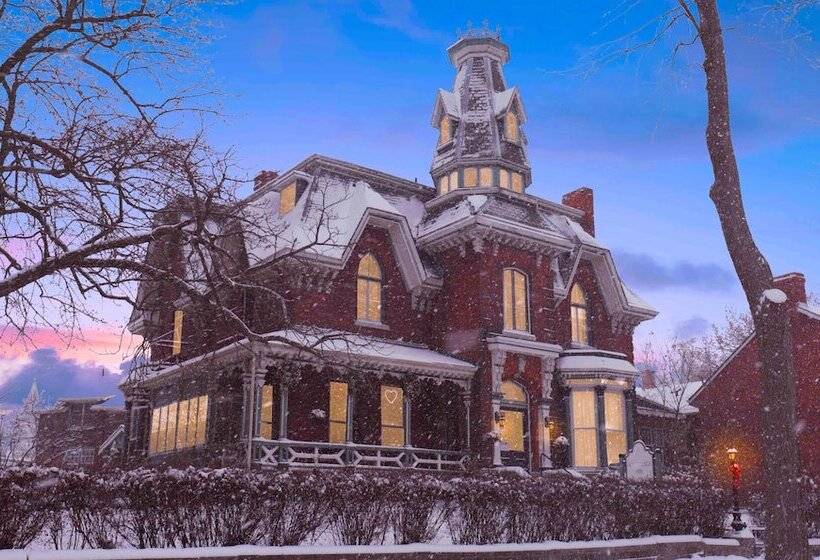 فندق Hochelaga Inn