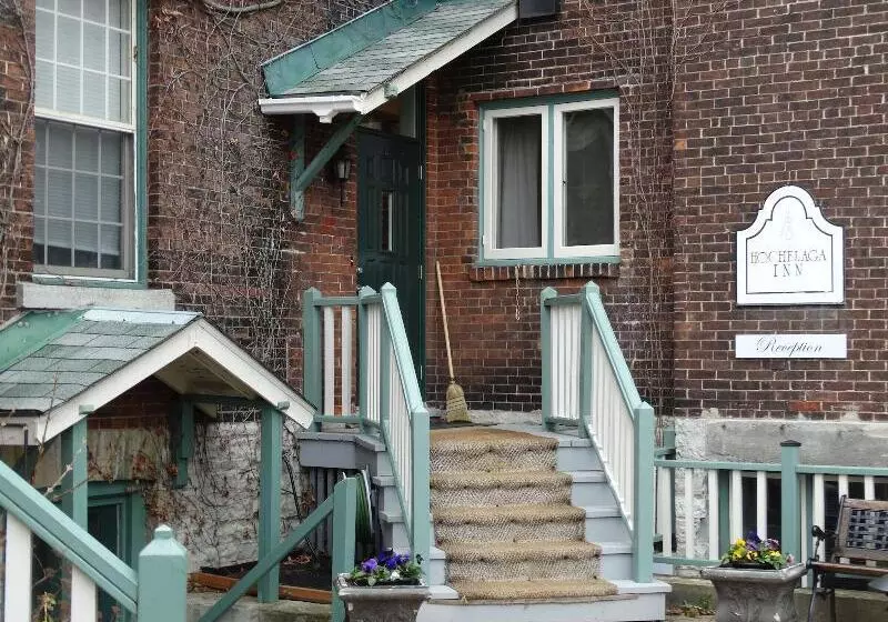 בית מלון כפרי Hochelaga Inn