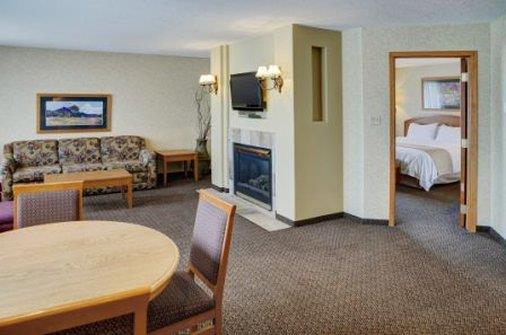 Hotel Lakeview Inns & Suites  Hinton