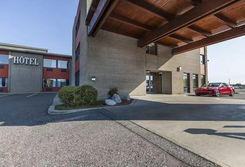 Отель Le Dauphin Sthyacinthe