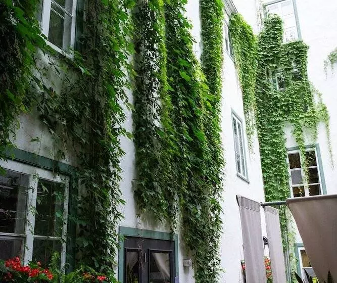 Отель Le Priori