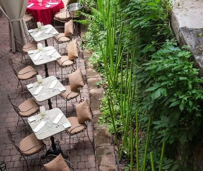 Отель Le Priori