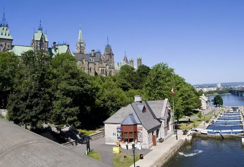 Les Suites Hotel Ottawa