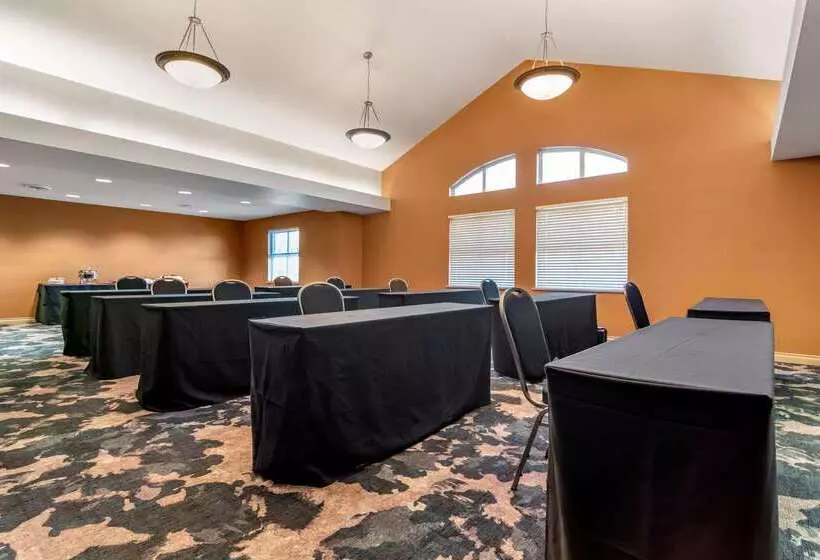 Clarion Hotel & Conference Centre