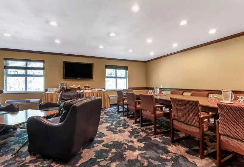 Clarion Hotel & Conference Centre