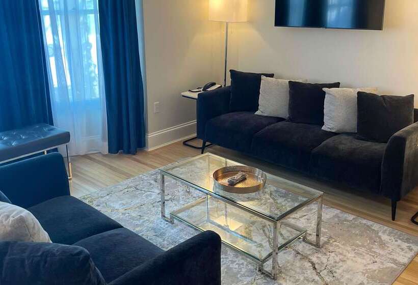 هتل Quality Inn & Suites Downtown