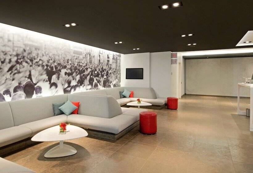 Novotel Montreal Center