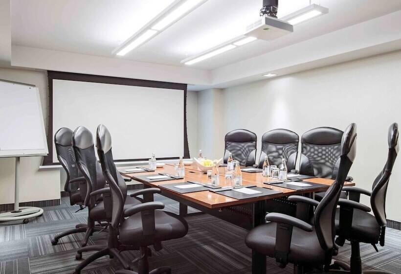 Novotel Montreal Center