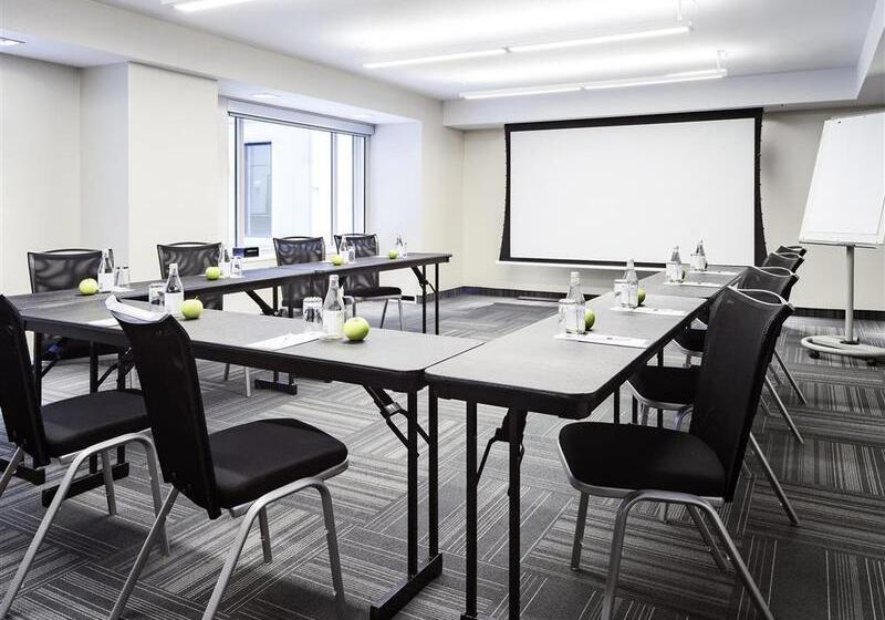 Novotel Montreal Center