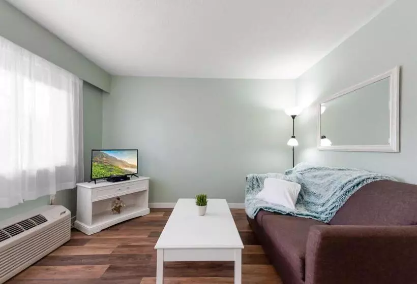 Okanagan Lakefront Resort