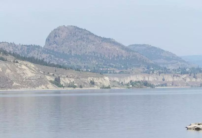 Okanagan Lakefront Resort
