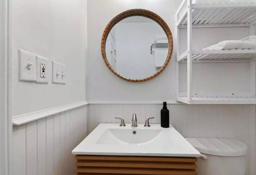 Okanagan Lakefront Resort