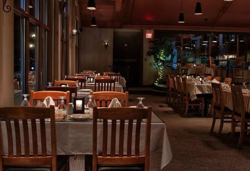 渡假胜地  Holiday Inn Osoyoos