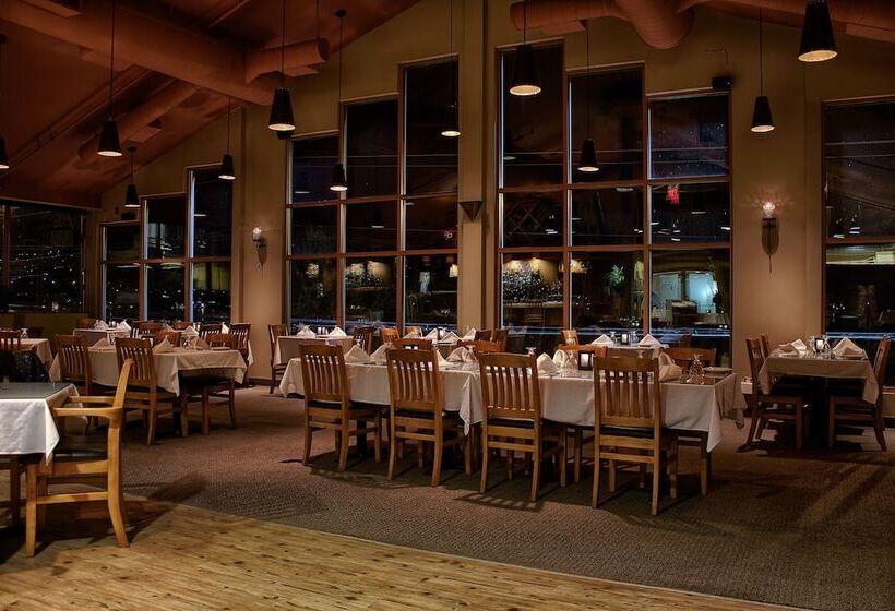 אתר נופש Holiday Inn Osoyoos