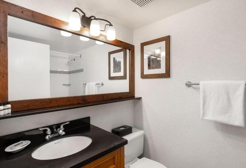 هتل Tantalus Resort Lodge