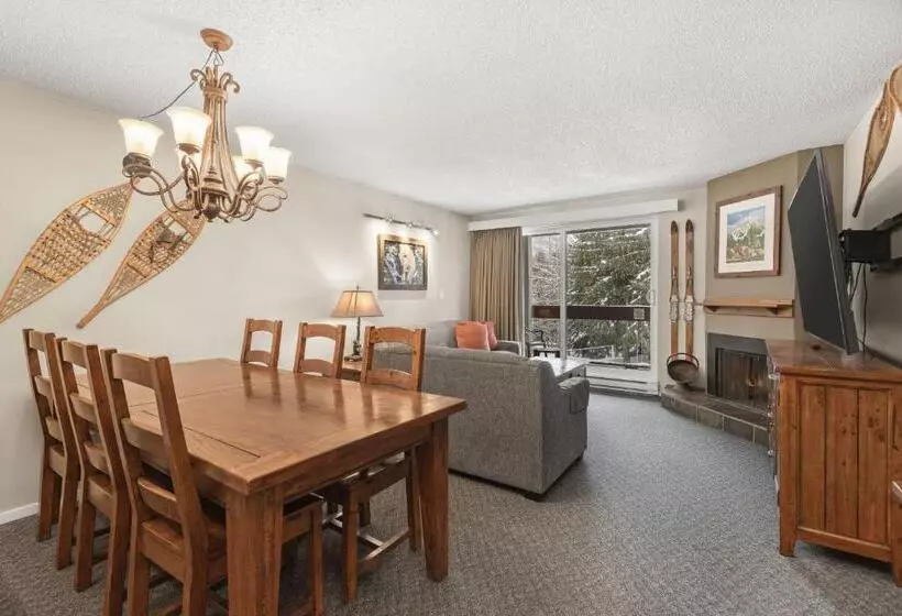 ホテル Tantalus Resort Lodge